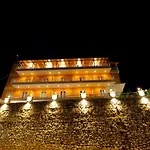 Hotel Karos Llaman