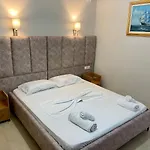 Hotel Karos Llaman