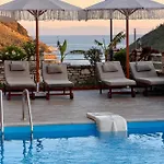 Karos Llaman Hotel