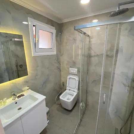 Karos Llaman Szálloda *