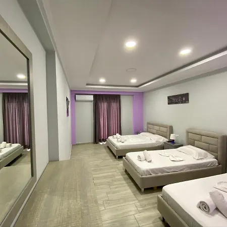 Karos Llaman Hotel Himare