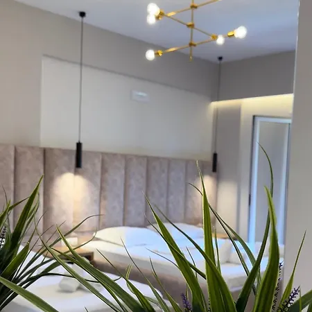 Karos Llaman * Himara