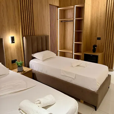 Otel Karos Llaman *