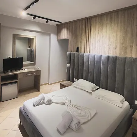 Karos Llaman * Himarë