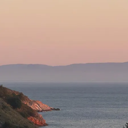 Karos Llaman Himara