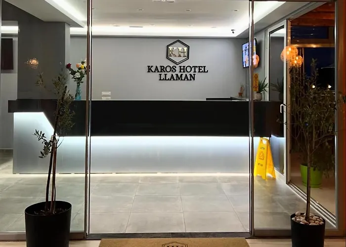 Karos Llaman Otel