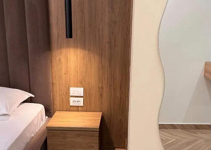 Otel Karos Llaman Himarë