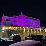 Hotel Karos Llaman *