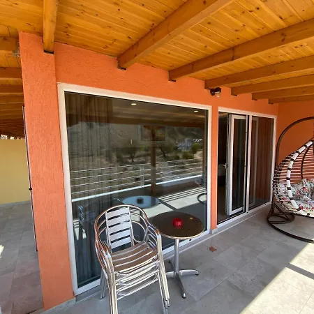 Karos Llaman Hotel Himare