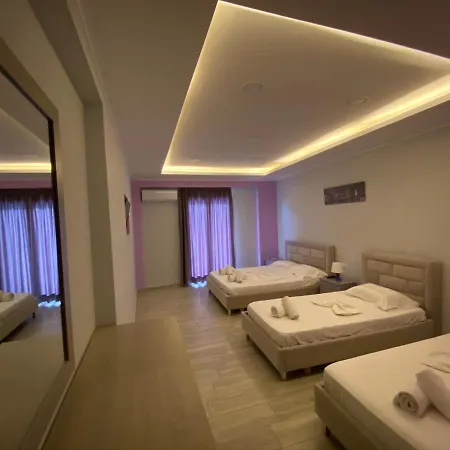 Karos Llaman Hotel Himare