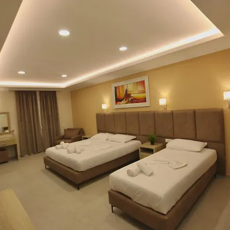 Karos Llaman Hotel