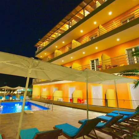 Hotel Karos Llaman