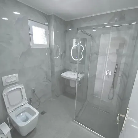 Karos Llaman Hotel *