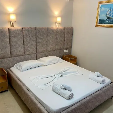 Hotel Karos Llaman