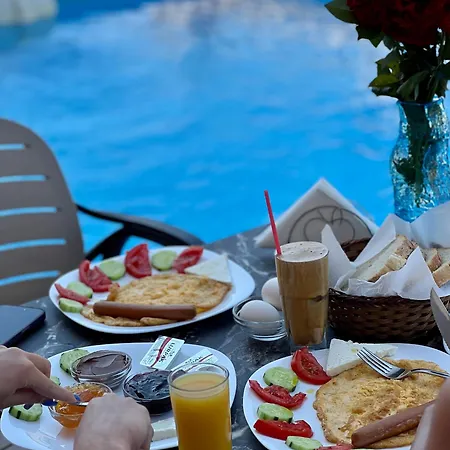 Hotel Karos Llaman *