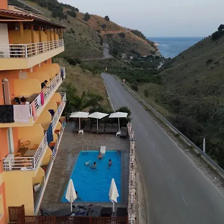Hotel Karos Llaman Himare