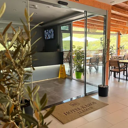 Hotel Karos Llaman