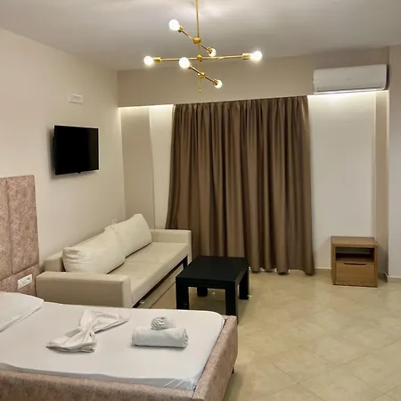 Hotel Karos Llaman