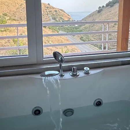 Karos Llaman Hotel