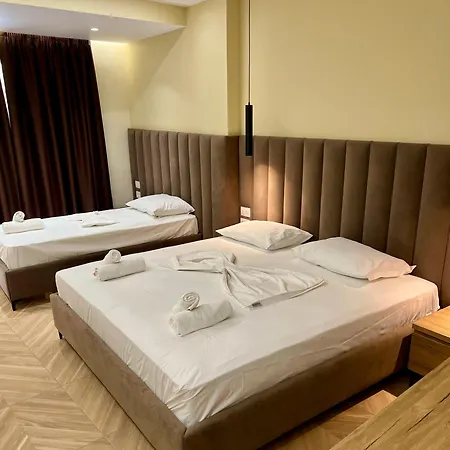 Hotel Karos Llaman