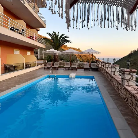 Hotell Karos Llaman *