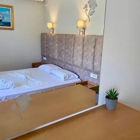 Karos Llaman Hotel