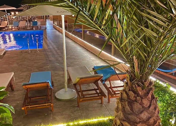 Karos Llaman Hotel Himare