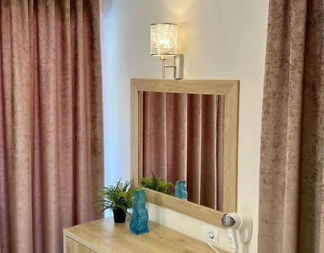 Karos Llaman * Himarë