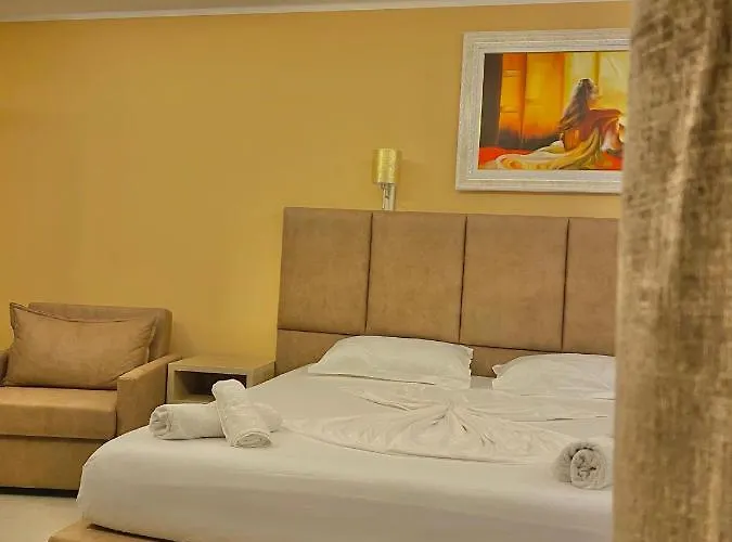 Karos Llaman * Himarë