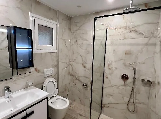 Karos Llaman * Himarë