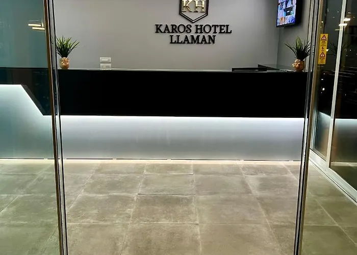 Karos Llaman Hotel *